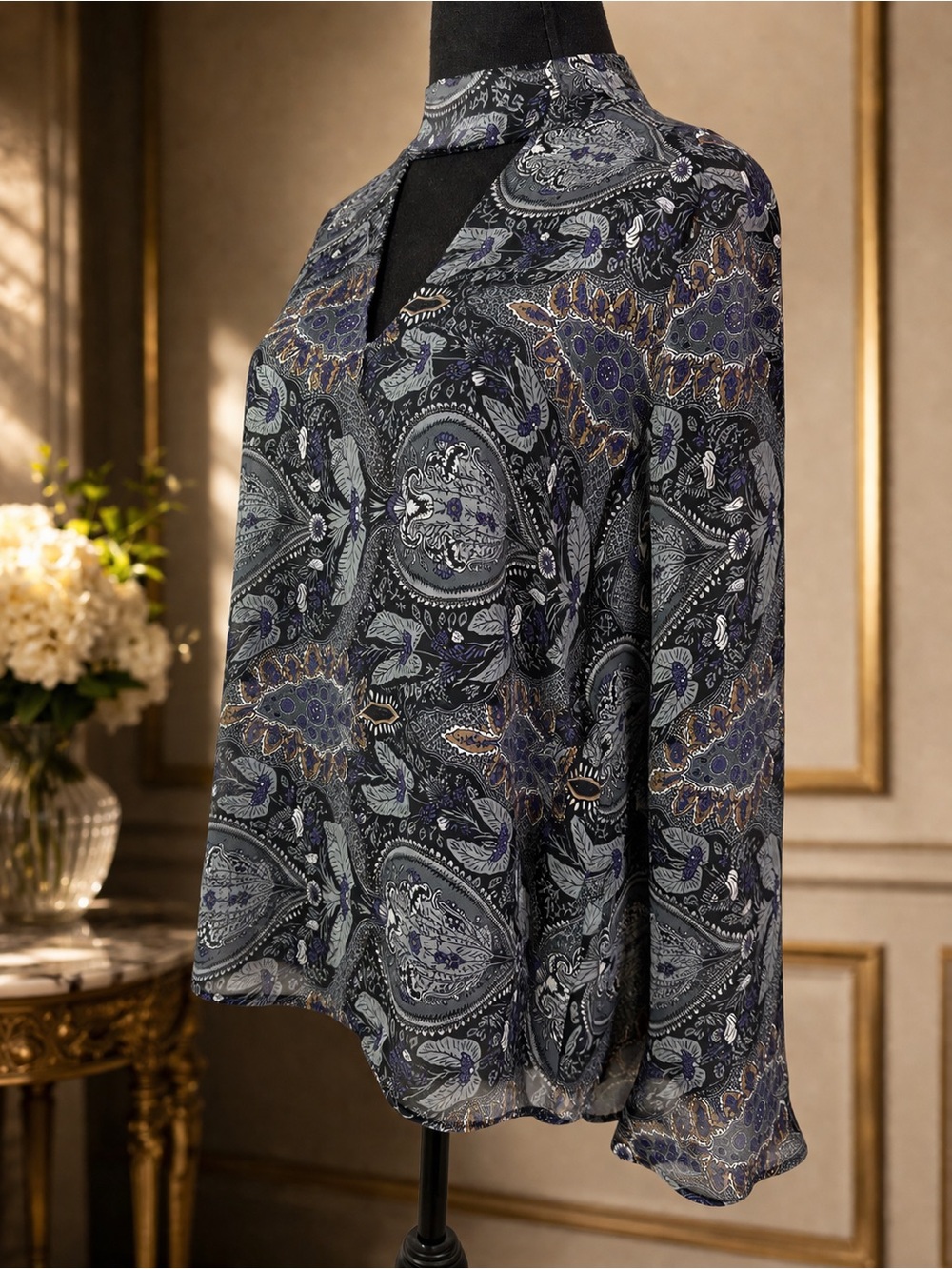Harlowe & Graham Paisley Keyhole Bell Sleeve Blouse Medium - Picture 4 of 9